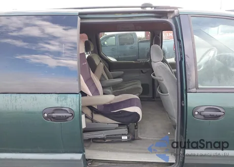 1998 Plymouth Grand Voyager Se из США, поврежденный, VIN 1P4GP44G3WB560984